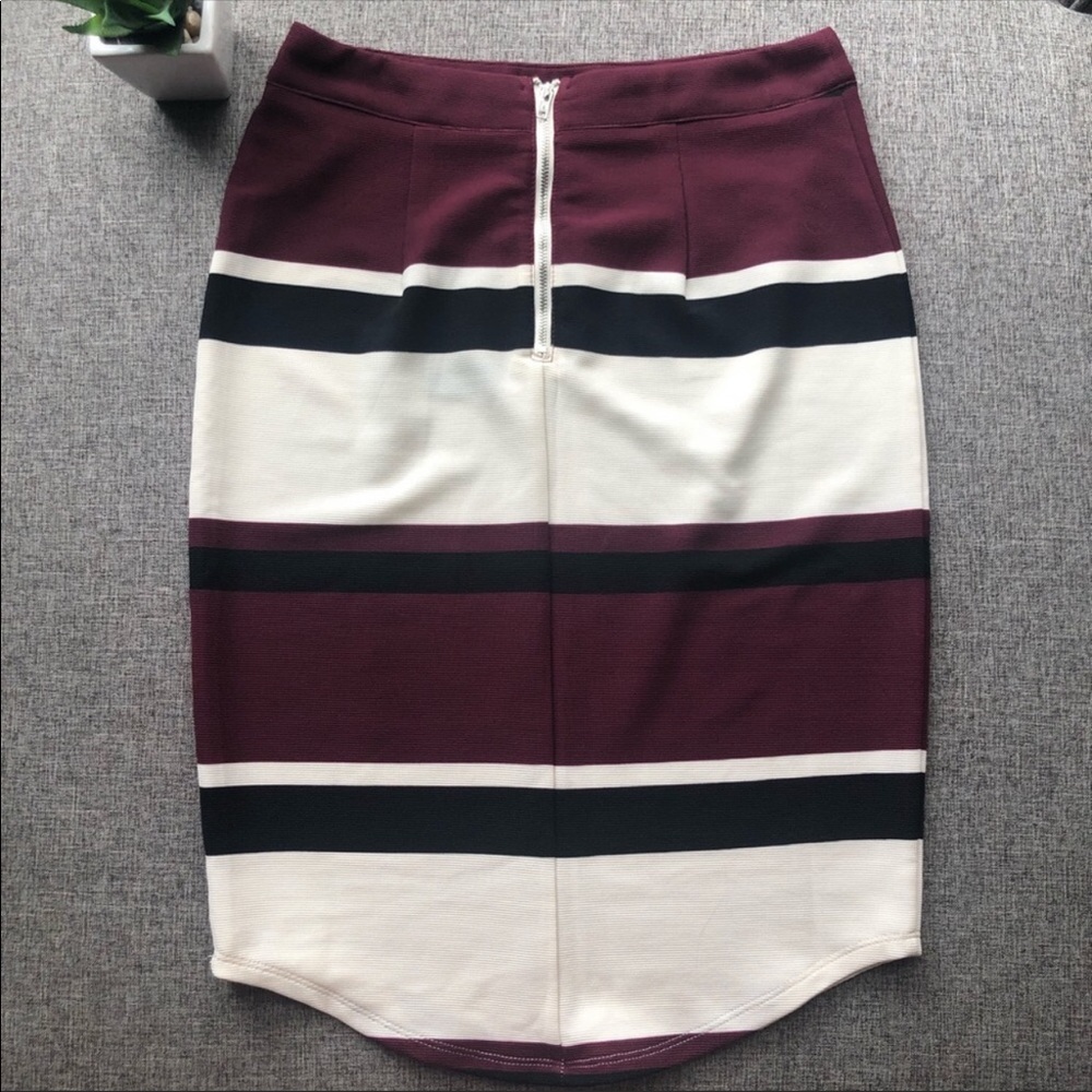JOA Los Angeles Striped Bodycon dolphin hem skirt new with tags small - Picture 8 of 8
